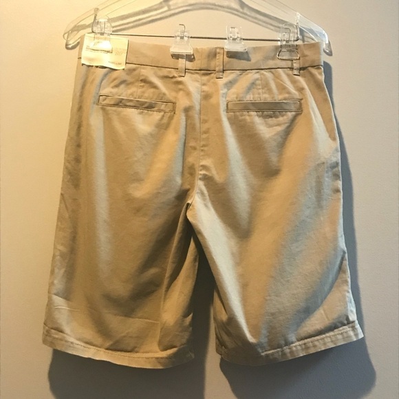 GAP Boyfriend Roll Up Khaki Shorts - Picture 3 of 5